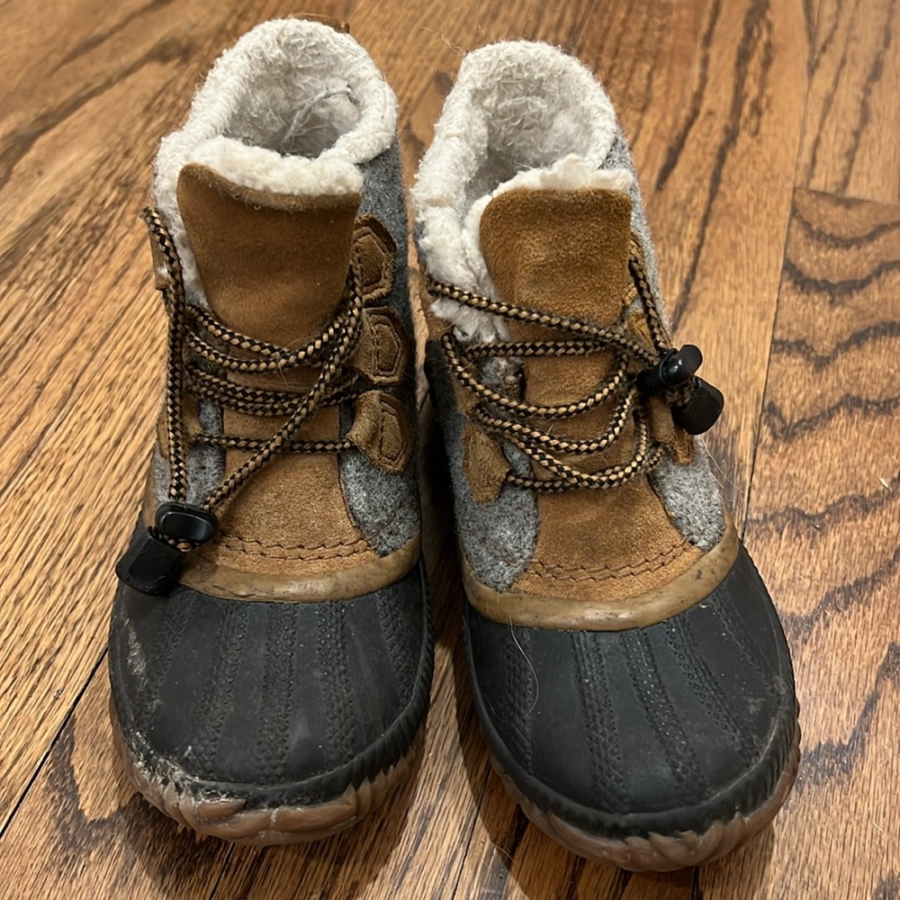 Kids Sorel Boots Out ‘n About Size 1 US